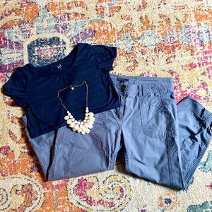 Gap size xs navy blue t-shirt